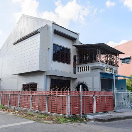 Bluebell House Hatyai - Cosy 3 Bedrooms For 10 Pax - 9 Mins Drive To Lee Grd Ban Kho Hong Exterior photo