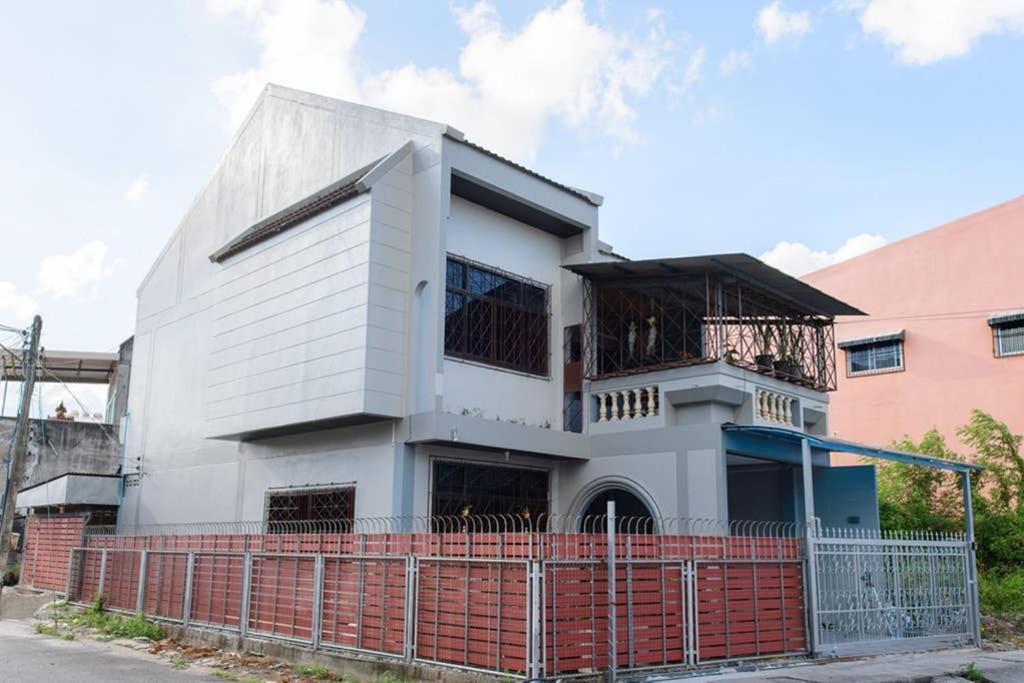 Bluebell House Hatyai - Cosy 3 Bedrooms For 10 Pax - 9 Mins Drive To Lee Grd Ban Kho Hong Exterior photo